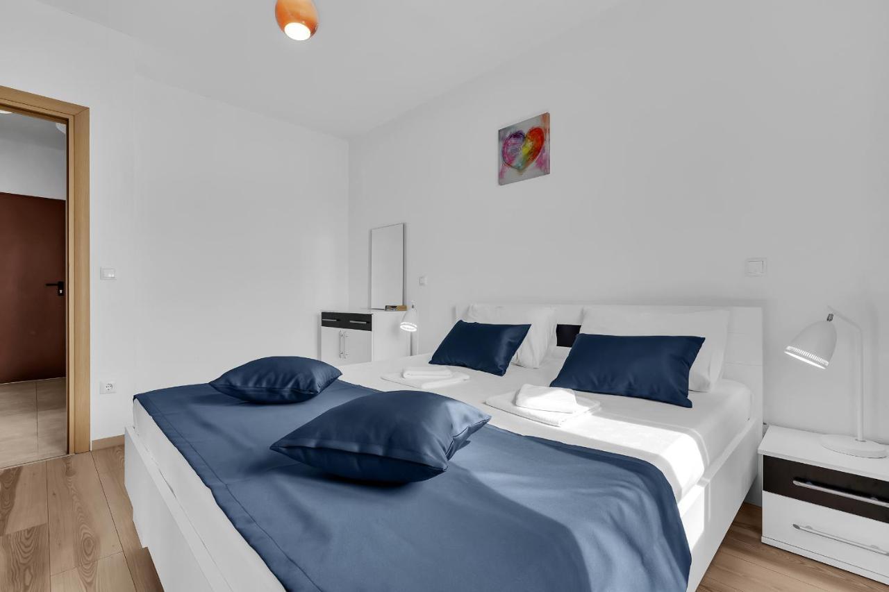 Apartments Lujnovic Makarska Exteriör bild
