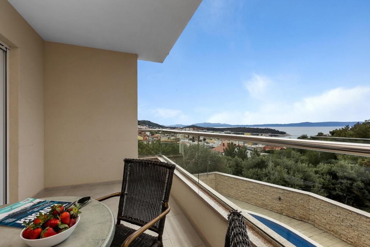 Apartments Lujnovic Makarska Exteriör bild