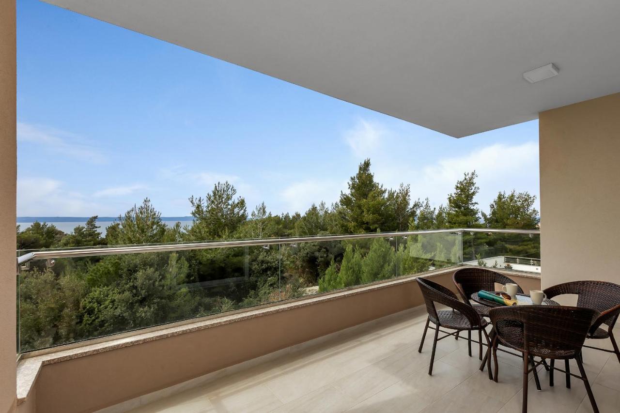 Apartments Lujnovic Makarska Exteriör bild