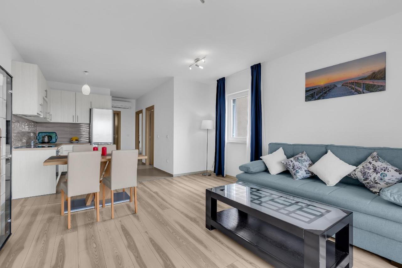Apartments Lujnovic Makarska Exteriör bild
