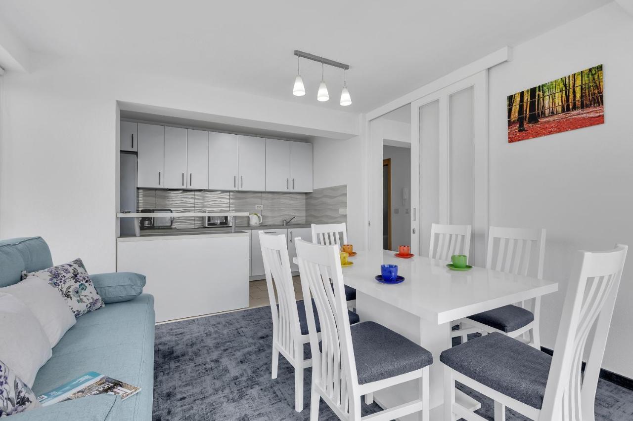 Apartments Lujnovic Makarska Exteriör bild