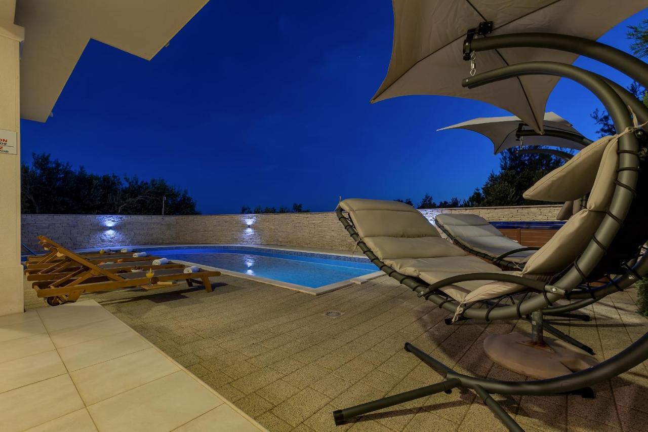 Apartments Lujnovic Makarska Exteriör bild