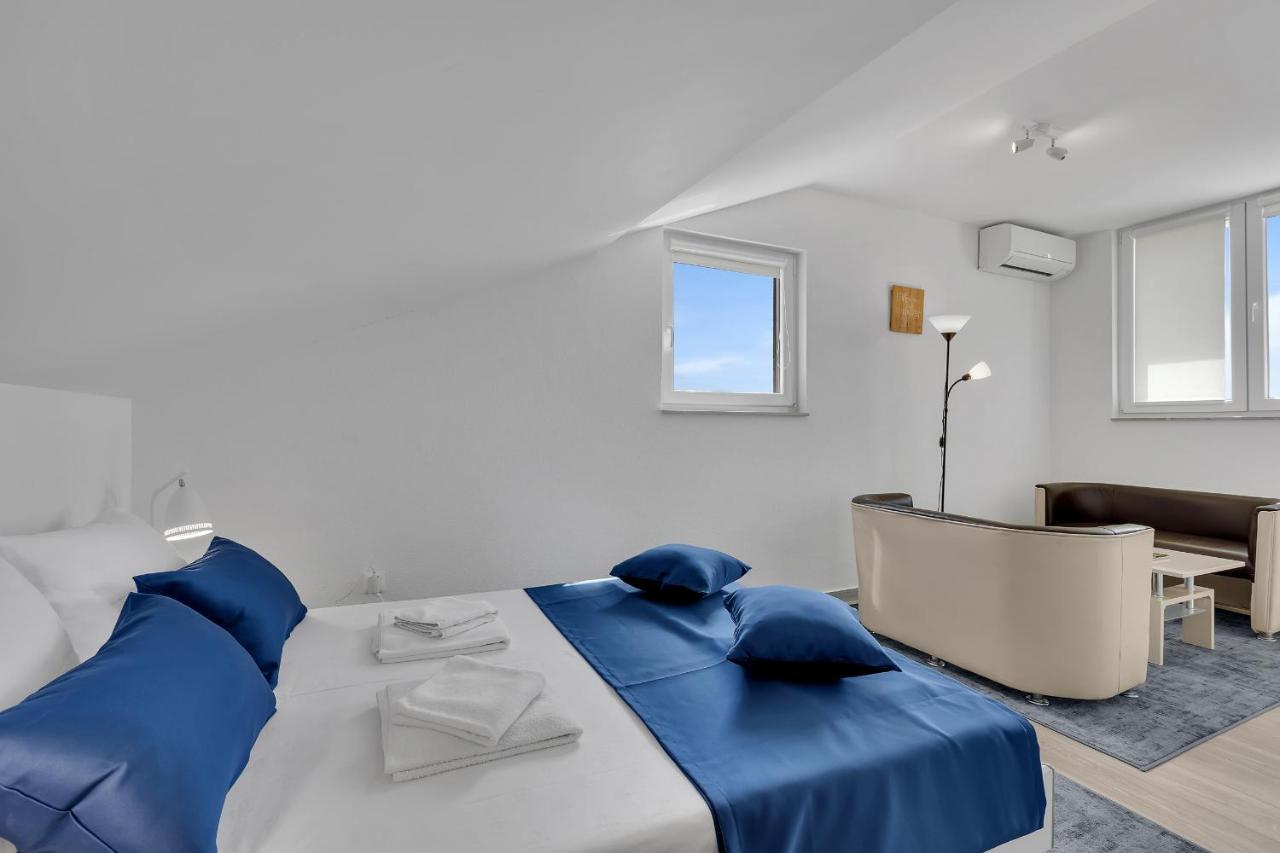 Apartments Lujnovic Makarska Exteriör bild