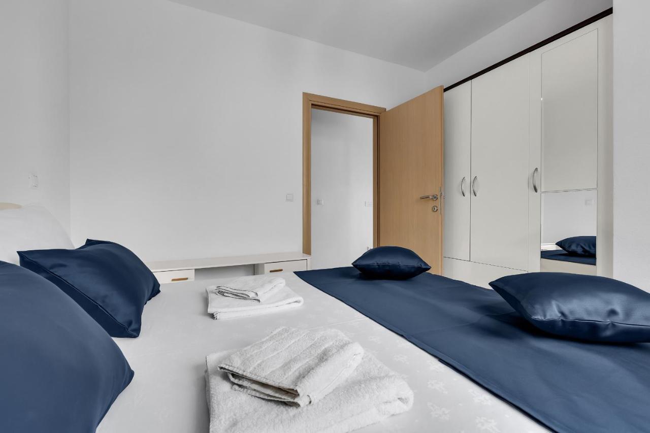 Apartments Lujnovic Makarska Exteriör bild